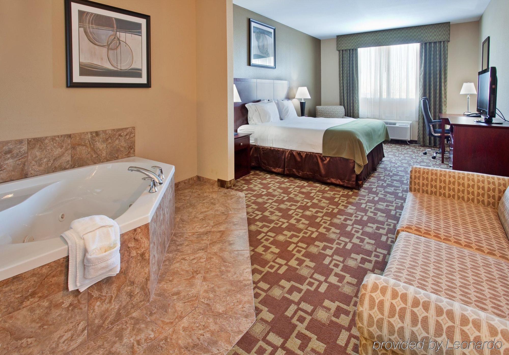 Holiday Inn Express Hotel & Suites St. Charles By Ihg Saint Charles Pokoj fotografie