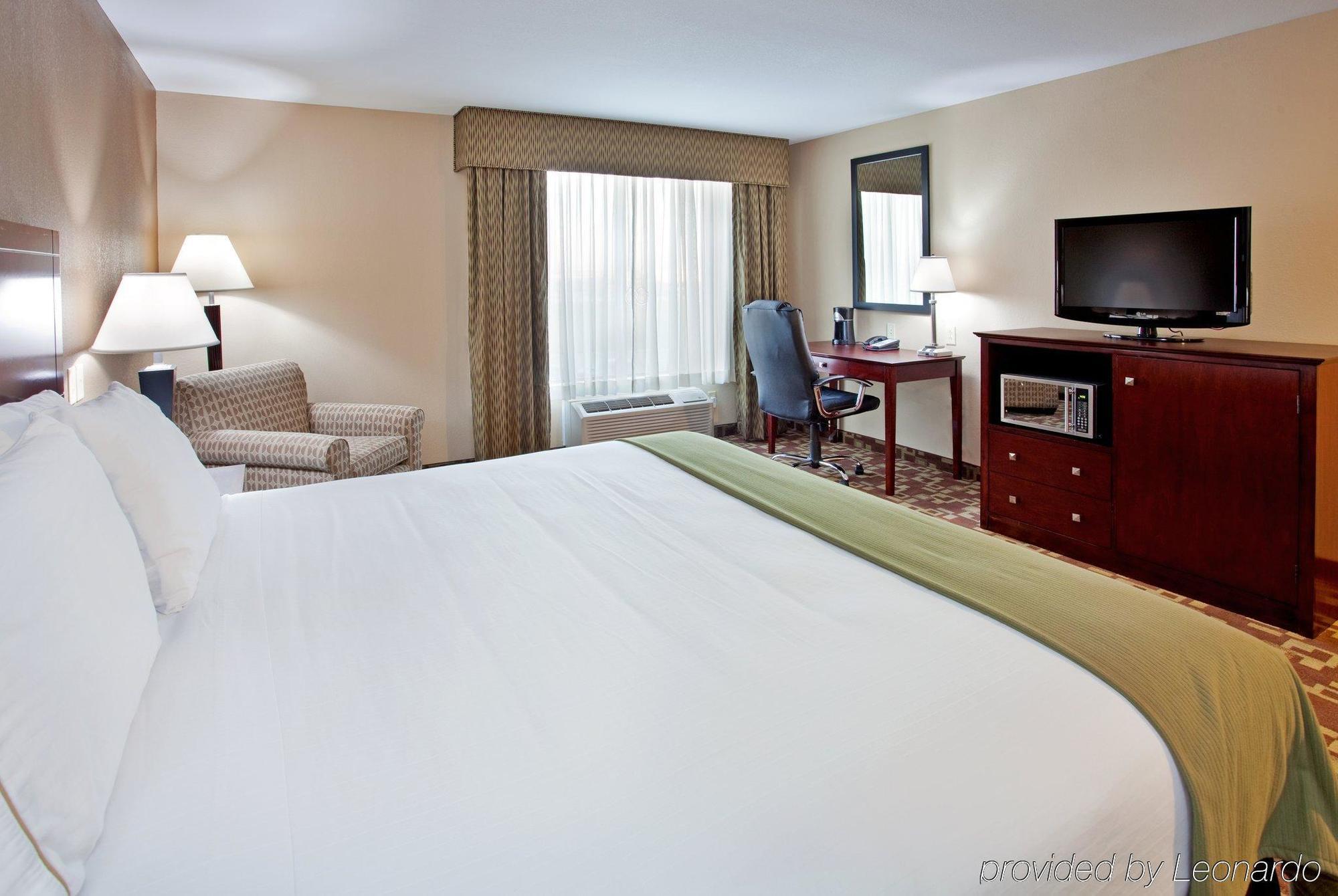 Holiday Inn Express Hotel & Suites St. Charles By Ihg Saint Charles Pokoj fotografie