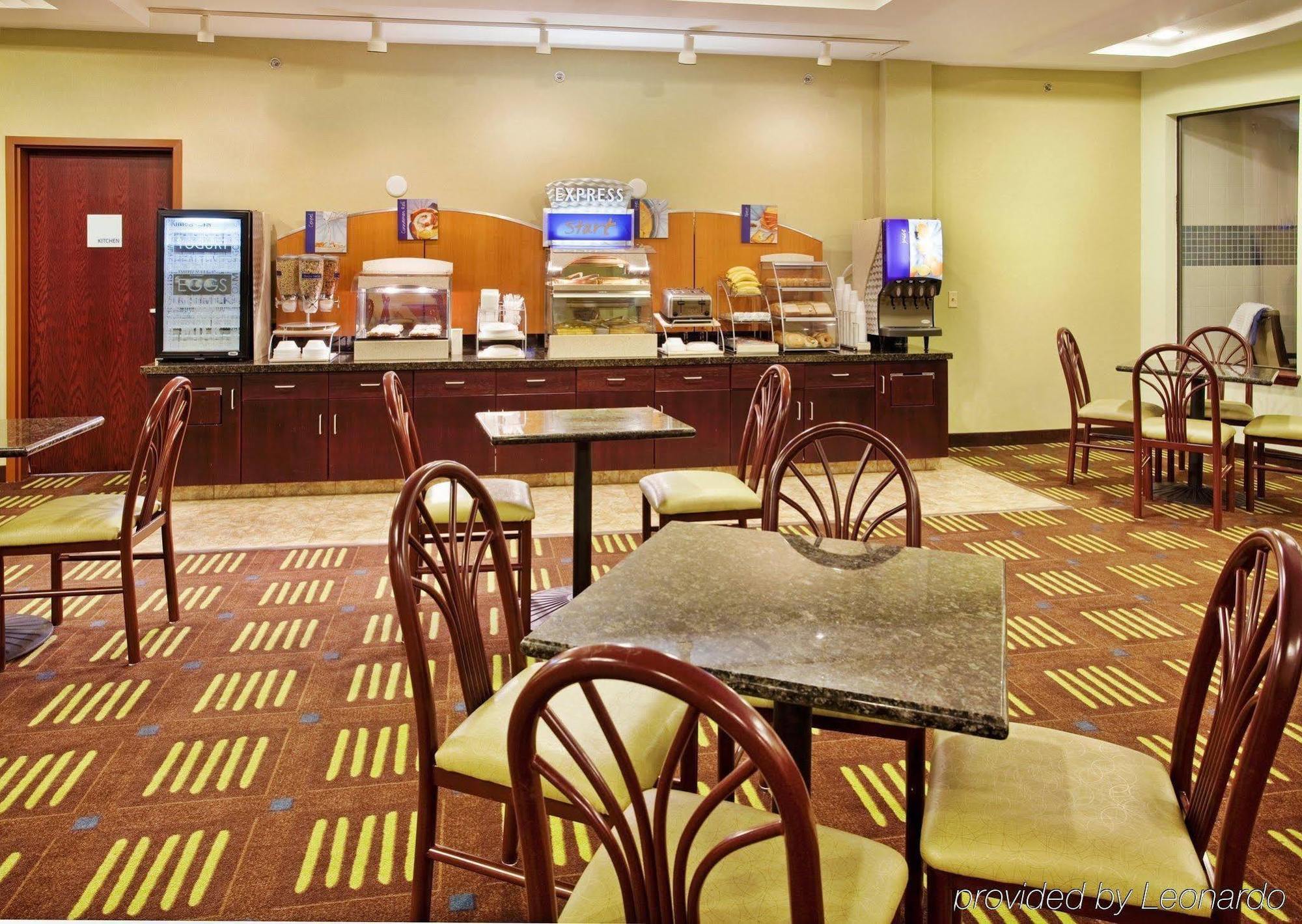 Holiday Inn Express Hotel & Suites St. Charles By Ihg Saint Charles Restaurace fotografie